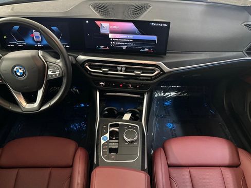 Used 2023 BMW i4 eDrive35 image 17