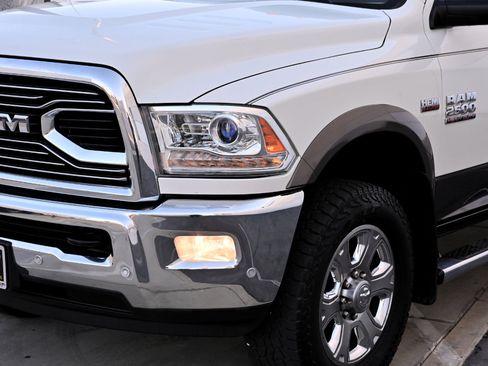 Used 2018 RAM 2500 Laramie w/ Convenience Group image 32