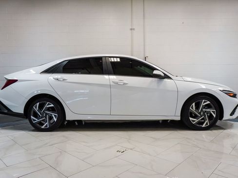 Used 2025 Hyundai Elantra Limited w/ Cargo Package FWD image 35