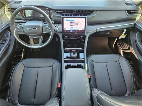 New 2025 Jeep Grand Cherokee L Limited w/ Trailer Tow Package image 14