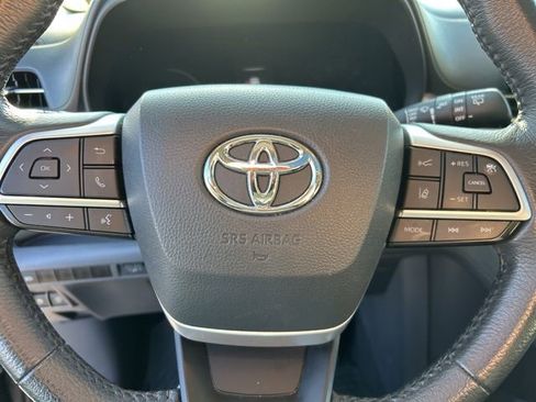 Certified 2024 Toyota Sienna XLE image 20