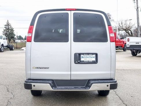 New 2025 Chevrolet Express 3500 LT w/ LT Preferred Equipment Group RWD image 4