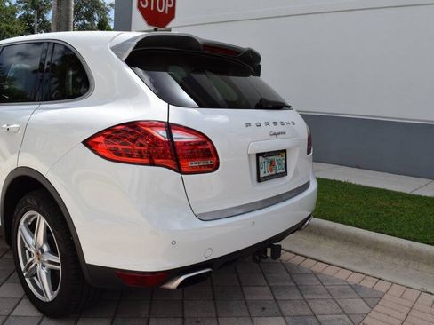 Used 2014 Porsche Cayenne Diesel Platinum Edition AWD/4WD image 18