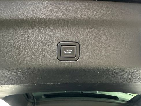 Used 2021 Chevrolet Tahoe LT w/ LT Signature Package AWD/4WD image 33