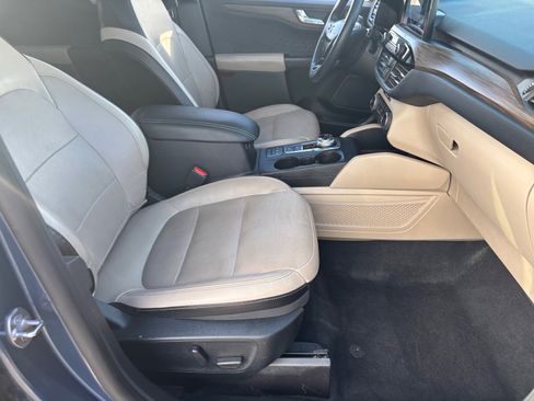 Used 2020 Ford Escape Titanium w/ Titanium Premium Package 2.0 image 19