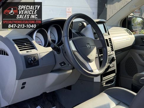 Used 2008 Dodge Grand Caravan SXT FWD image 29
