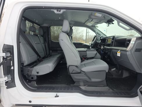 New 2025 Ford F550 4x4 Supercab Super Duty image 34