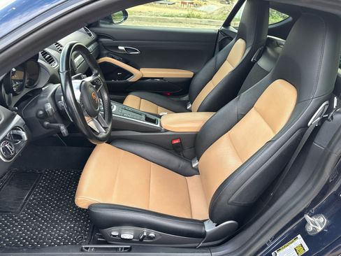 Used 2018 Porsche 718 Cayman RWD image 6