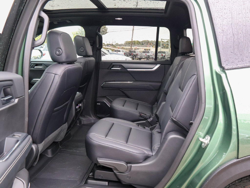 New 2027 GMC Acadia Elevation w/ Black Edition AWD/4WD image 12