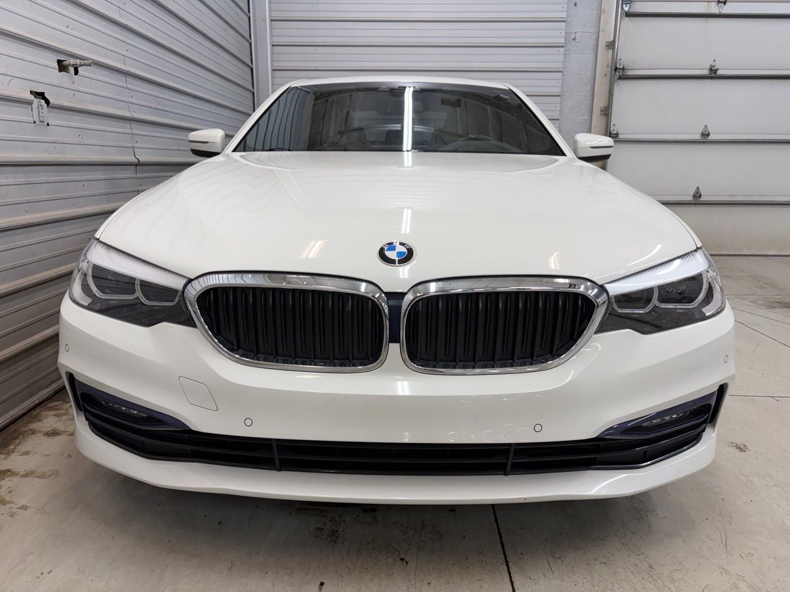 Used 2018 BMW 530i xDrive AWD/4WD image 2