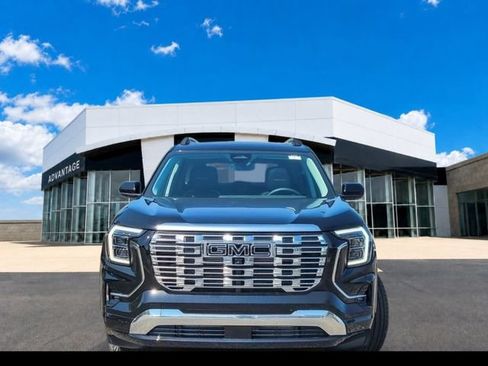 New 2027 GMC Terrain Denali w/ LPO, Black Badging Package AWD/4WD image 5