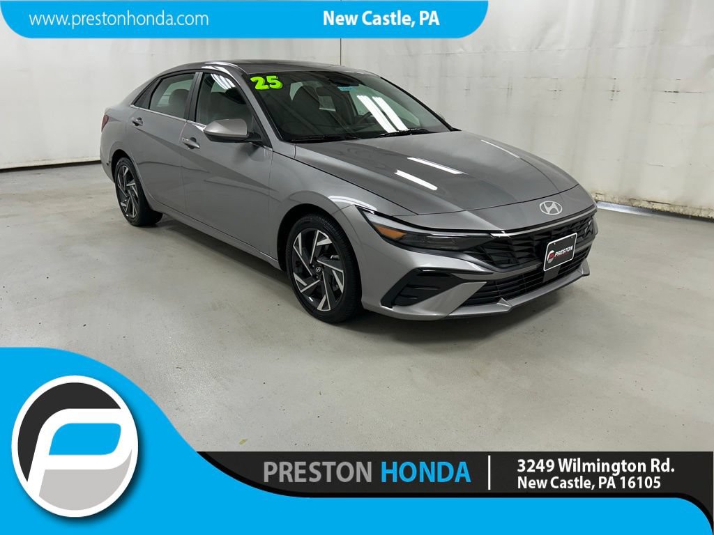 Used 2025 Hyundai Elantra SEL FWD image 1