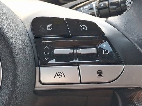 Used 2021 Hyundai Elantra SEL w/ Convenience + Premium Package FWD image 23