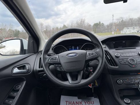 Used 2016 Ford Focus SE FWD image 13