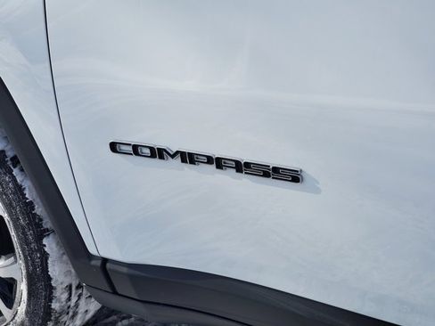 Certified 2023 Jeep Compass Limited image 31