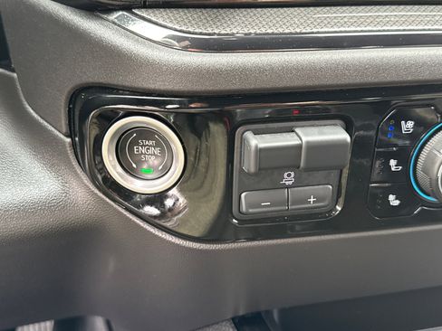 Used 2022 Chevrolet Silverado 1500 ZR2 w/ Technology Package image 31