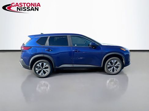 Used 2023 Nissan Rogue SV image 10