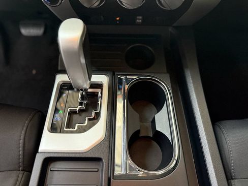 Used 2018 Toyota Tundra SR5 AWD/4WD image 22