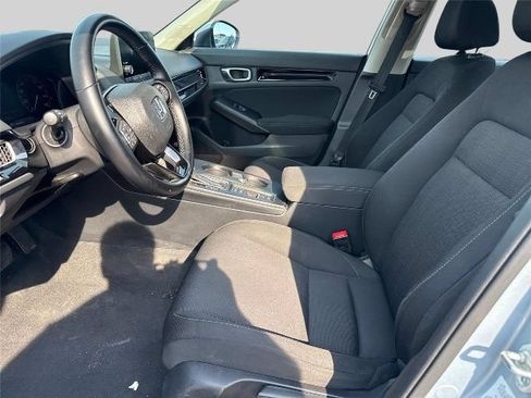 Used 2023 Honda Civic EX image 9