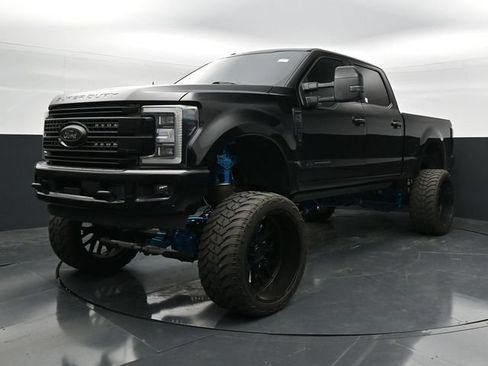 Used 2017 Ford F250 Platinum w/ Platinum Ultimate Package AWD/4WD image 5