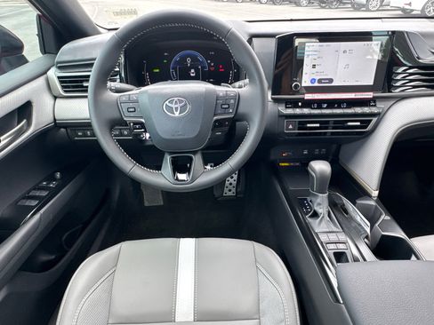 Used 2026 Toyota Camry SE FWD image 22