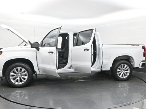 Used 2023 Chevrolet Silverado 1500 Custom image 38