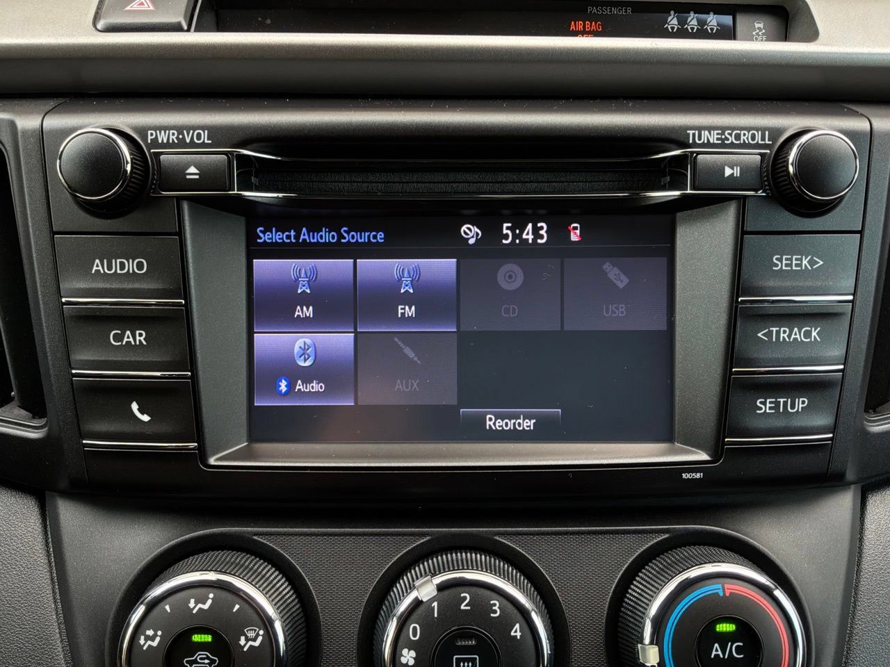 Used 2017 Toyota RAV4 LE FWD image 27