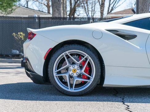 Used 2021 Ferrari F8 Tributo RWD image 25