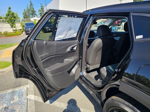 New 2026 Chevrolet Trax LT w/ Driver Confidence Package FWD image 15