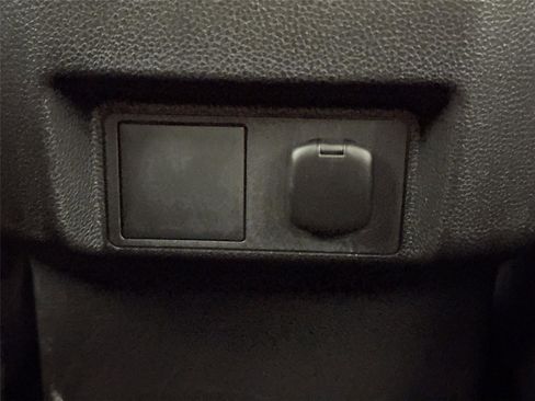 Certified 2024 Toyota Tacoma SR5 w/ SR5 Upgrade Package image 34