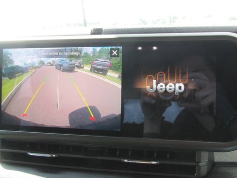 Certified 2025 Jeep Wrangler Unlimited Sport AWD/4WD image 23