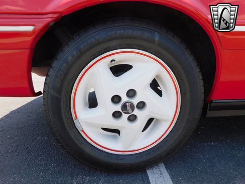 Used 1992 Pontiac Sunbird SE image 12