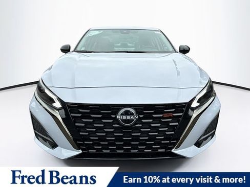 New 2025 Nissan Altima 2.5 SR w/ SR Premium Package FWD image 2