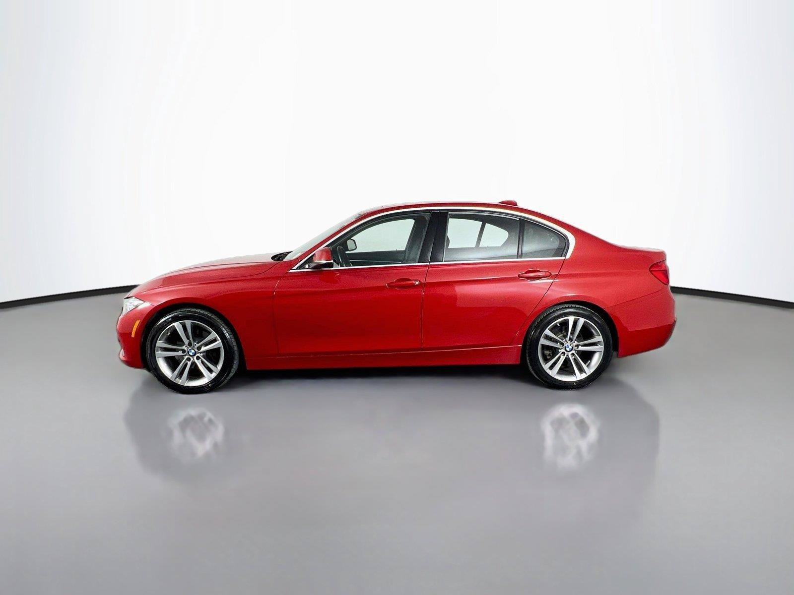 Used 2017 BMW 330i xDrive Sedan AWD/4WD image 3