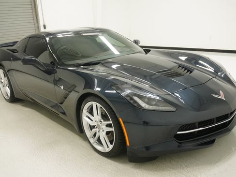 Used 2014 Chevrolet Corvette Stingray Coupe w/ 3LT Preferred Equipment Group RWD image 3