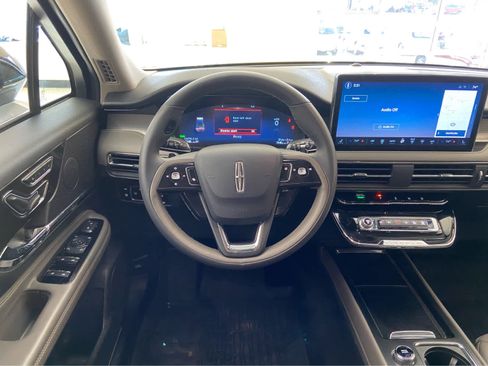 Used 2025 Lincoln Corsair Grand Touring image 22