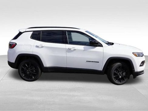 New 2025 Jeep Compass Latitude w/ Sun & Sound Group image 2