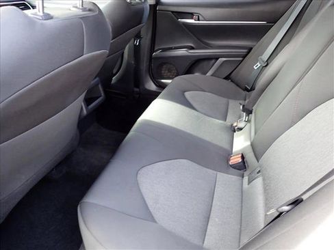 Used 2018 Toyota Camry LE image 7
