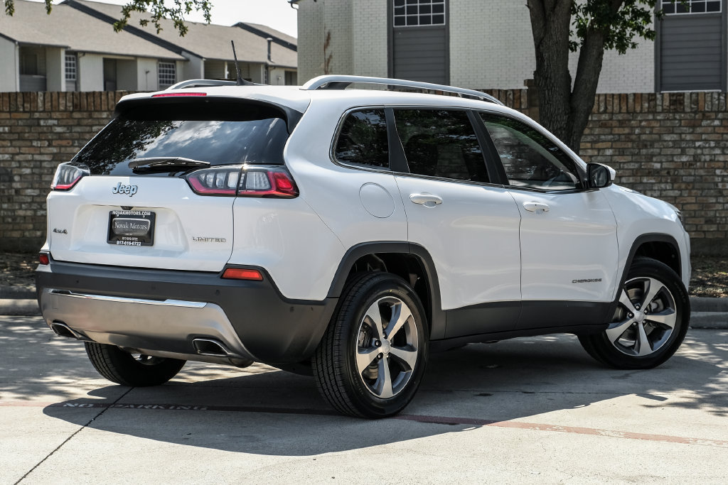 Used 2021 Jeep Cherokee Limited AWD/4WD image 16