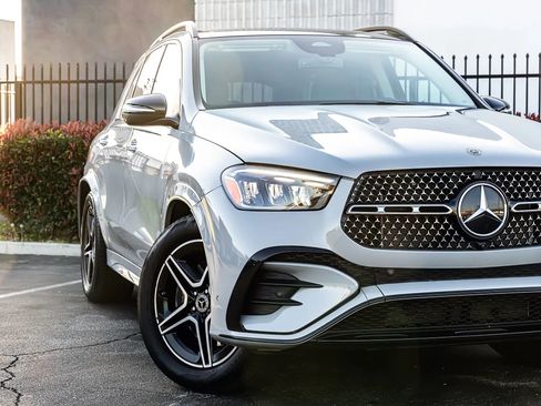 Used 2024 Mercedes-Benz GLE 450 4MATIC image 11