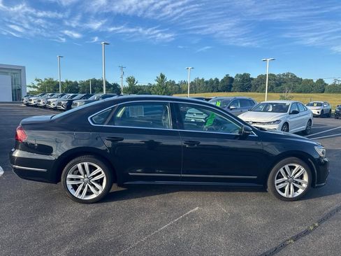 Used 2017 Volkswagen Passat 1.8T SE FWD image 8