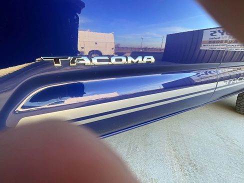 Used 2023 Toyota Tacoma TRD Off-Road image 41