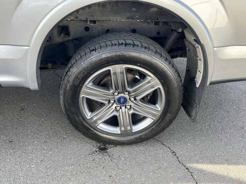 Used 2020 Ford F150 Lariat w/ Equipment Group 502A Luxury image 25