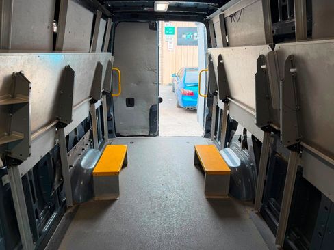 Used 2019 Mercedes-Benz Sprinter 170 image 23