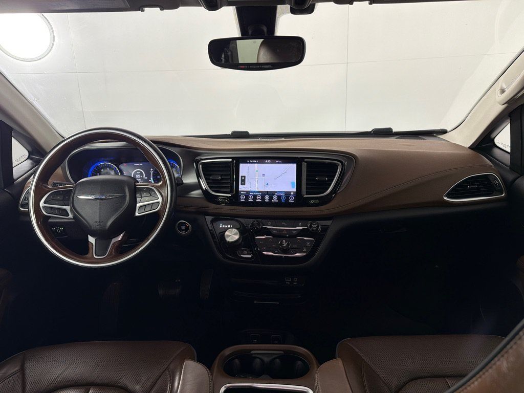 Used 2019 Chrysler Pacifica Limited FWD image 27