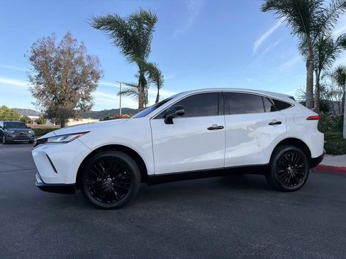 Used 2024 Toyota Venza Nightshade image 17