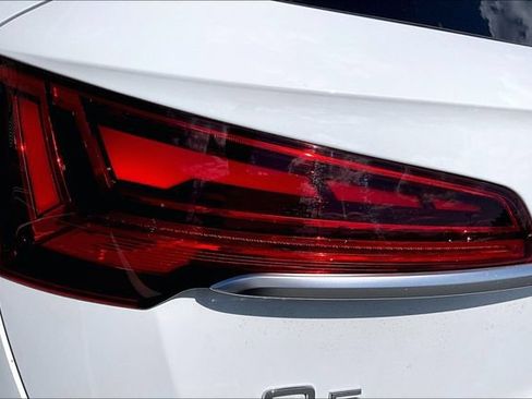 Used 2023 Audi Q5 2.0T Premium Plus w/ Premium Plus Package AWD/4WD image 23
