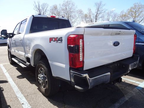 Used 2023 Ford F250 Lariat w/ FX4 Off-Road Package image 4