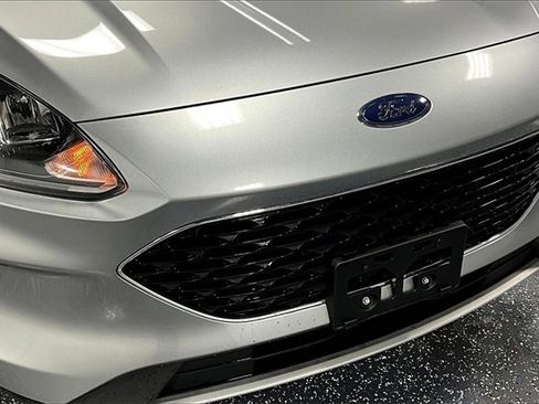 Used 2022 Ford Escape SE image 28