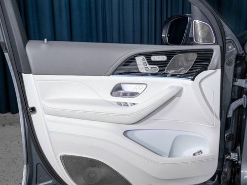 Certified 2023 Mercedes-Benz Maybach GLS 600 4MATIC image 12